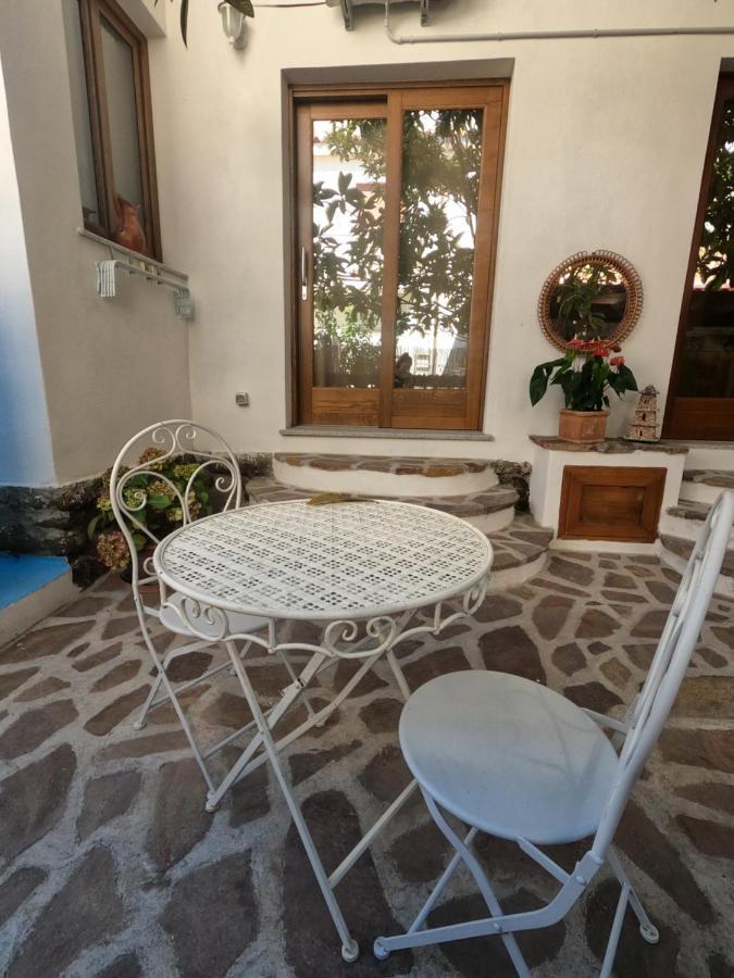 Villa Sari Affitta Camere Ла Калета Екстериор снимка